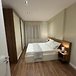 Luxury Center With Balcony Apt21 Lägenhet Tirana