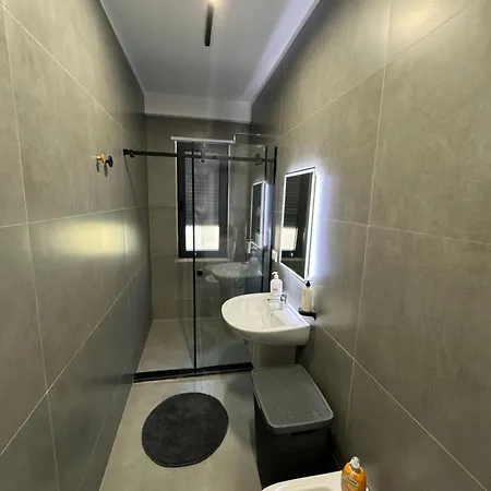 Apartment Luxury Center With Balcony Apt21