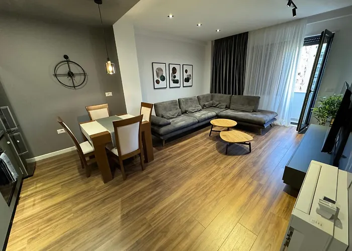 Homerent Old Bazaar 21