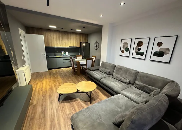 Homerent Old Bazaar 21 * 地拉那