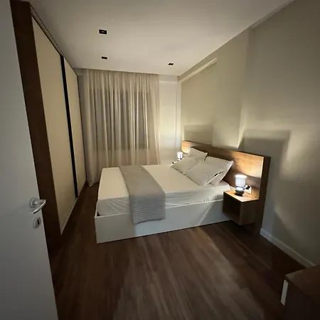 Luxury Center With Balcony Apt21 * טיראנה