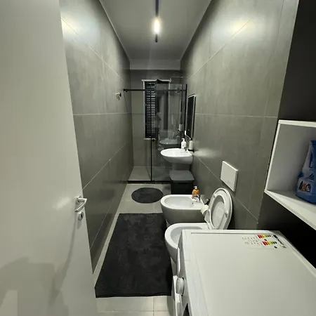 Luxury Center With Balcony Apt21 דירה טיראנה